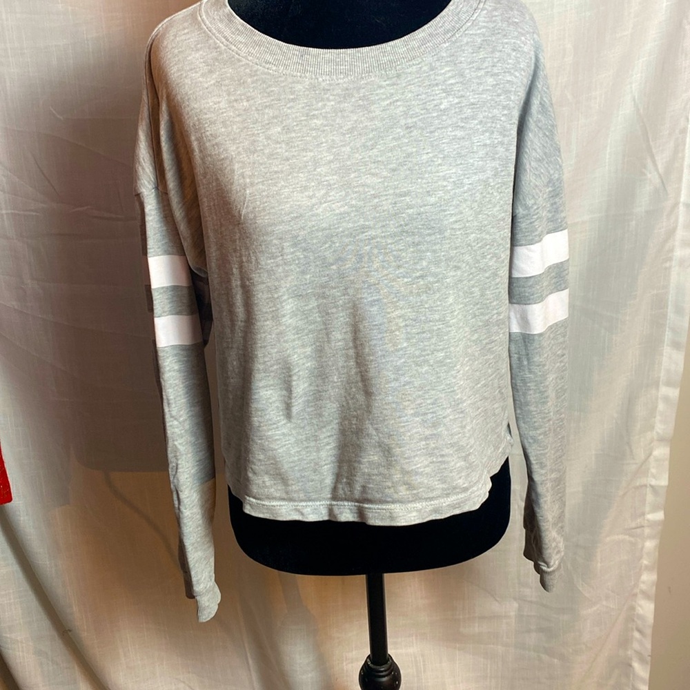 H&M Long Sleeved Crop Swearshirt